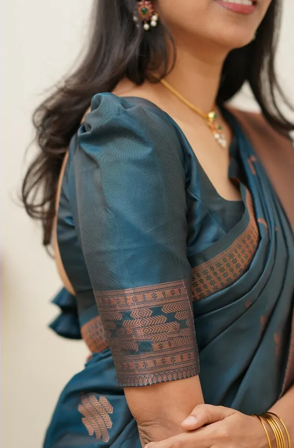 Blue_Self_Design_Banarasi_Jacquard_Saree_(Blue)